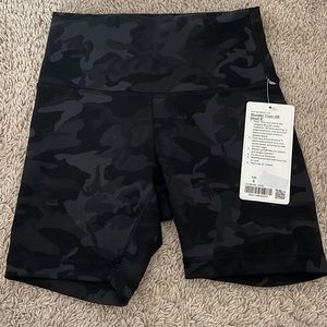 Lululemon biker shorts size 6